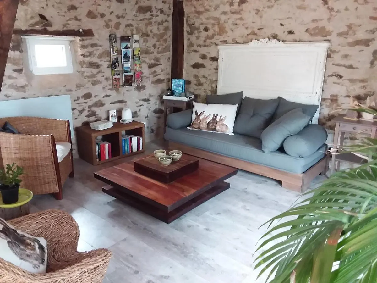 Chambre D'Hotes En Segala La Salvetat-Peyrales Bed & Breakfast