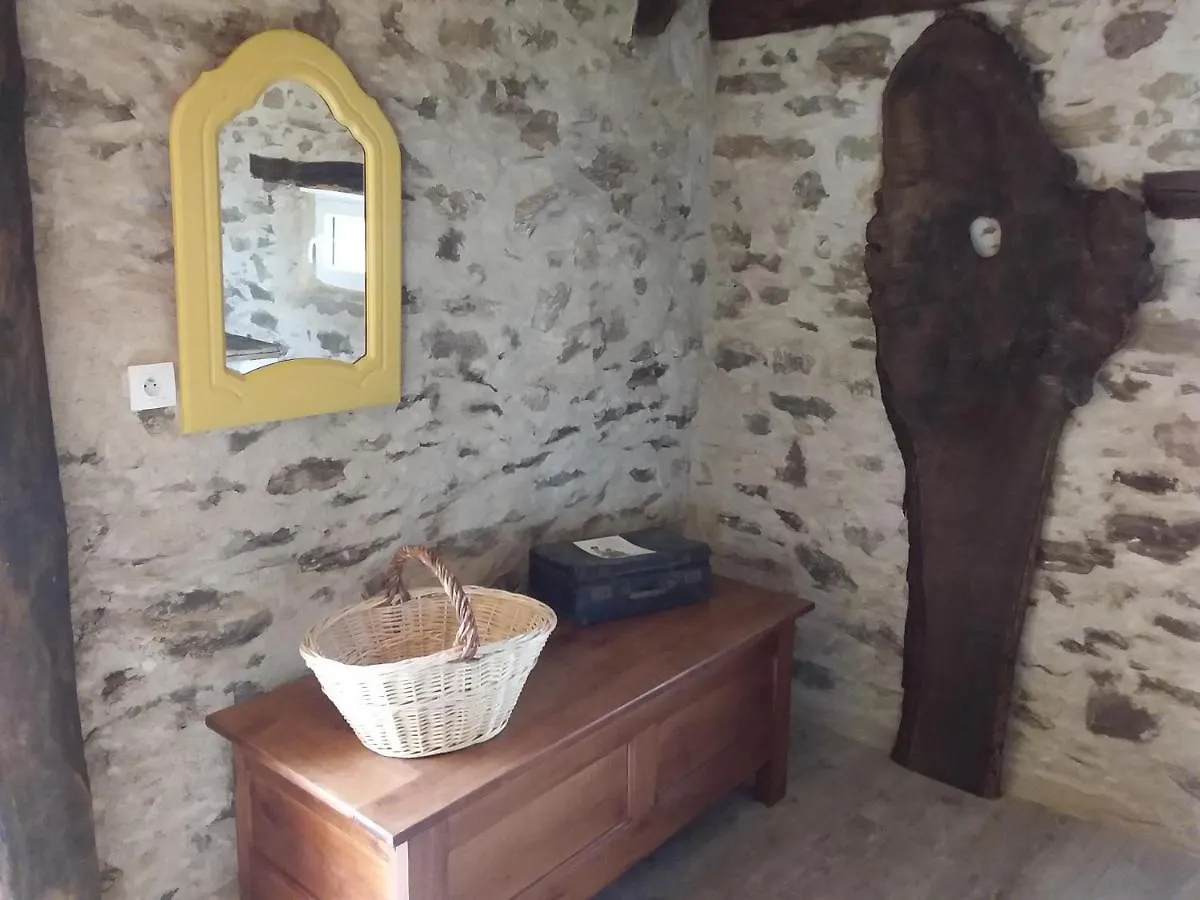 Chambre D'Hotes En Segala La Salvetat-Peyrales Bed & Breakfast